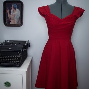 Stop Staring! Cap Sleeve 1950s Swing Dress (sz s)